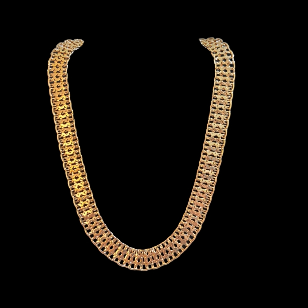 Monet vintage signed gold plated necklace.